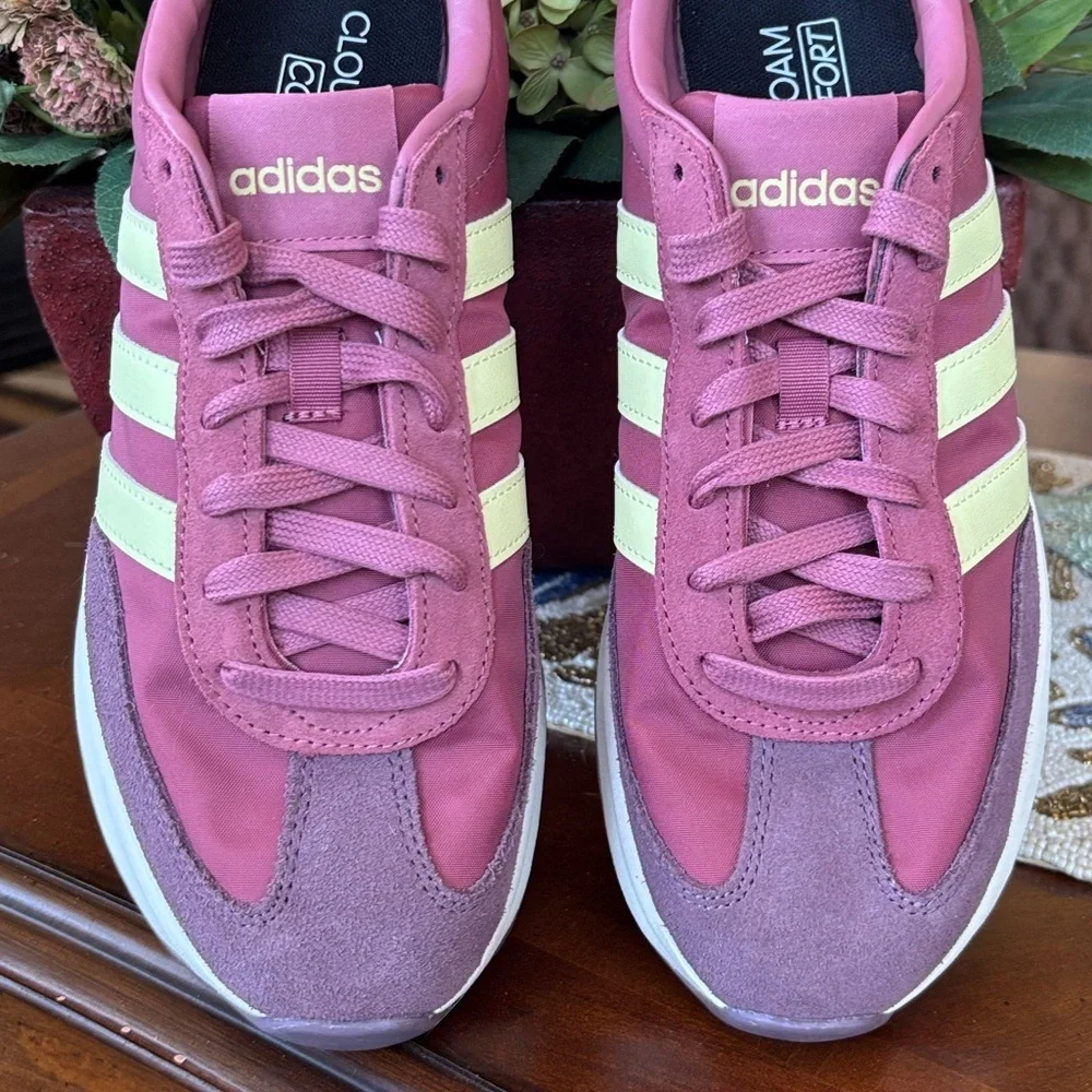 Brand New Adidas Run 70s 2.0 Lace Up Sneakers Retro Cloudfoam Cushioned Vintage